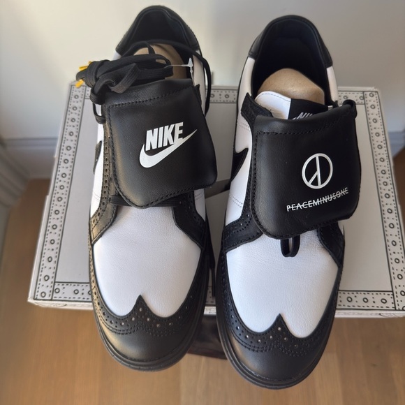 NIKE + PEACEMINUSONE Kwondo 1 two-tone laser-cut leather sneakers - Picture 1 of 12